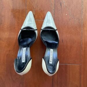 MANOLO BLAHNIK D'ORSAY STYLE HEELS.  SIZE 37.5.